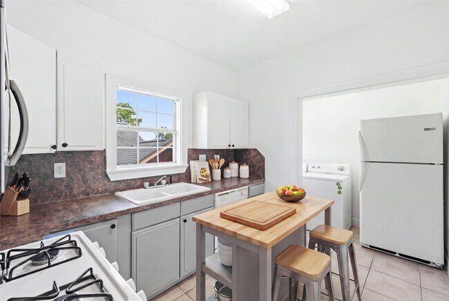 Photo - 2218 Arbor St