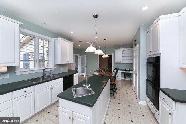 Photo - 440 Hoffman Rd