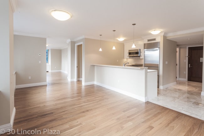 Photo - 30 Lincoln Plaza