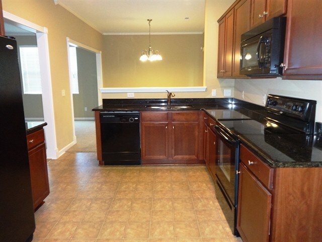 Photo - 4828 Pitkin Ave