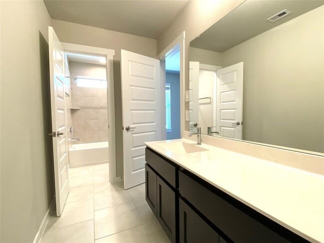 Building Photo - 29339 Red Rocks Pk Dr Rental
