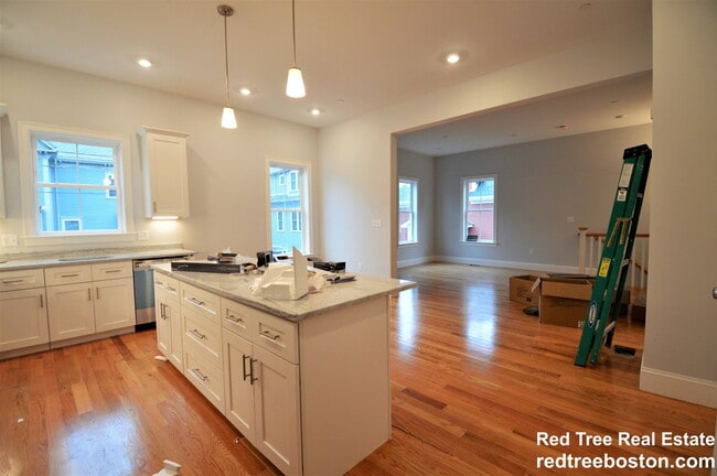 Photo - 18 Murdock St Unit U4
