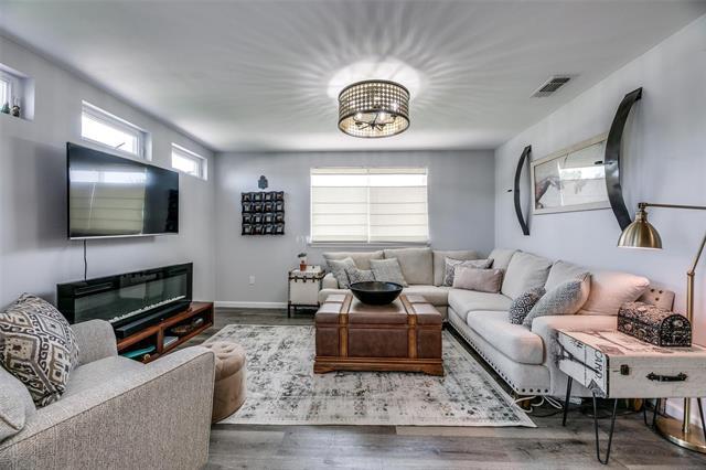 Photo - 407 E Broad St