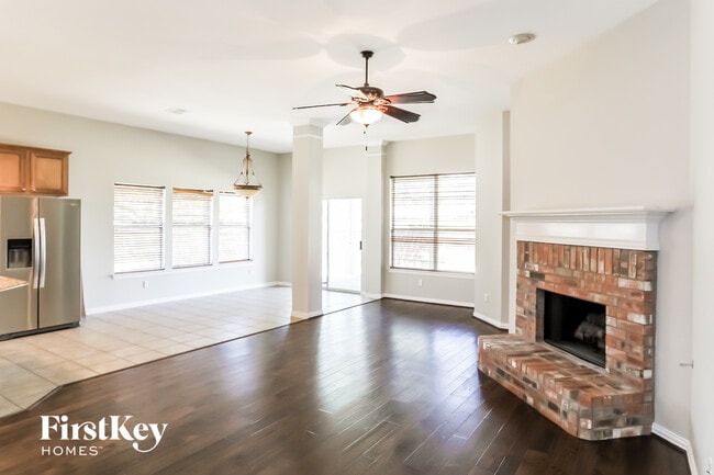 Photo - 324 Highland Fairway Ln