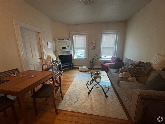 Building Photo - 111 H St Unit 5 Rental