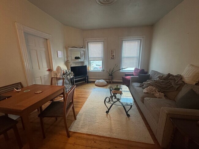 Photo - 111 H St Apartment Unit 5