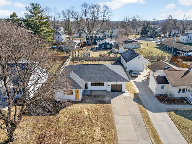 Photo - 305 N Shuman St