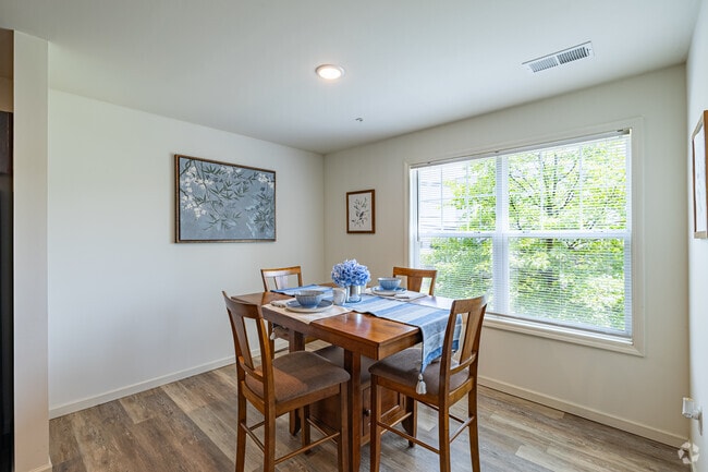 1BR, 2.5BA w/Den - 1,250SF -Beech II - Dining Room