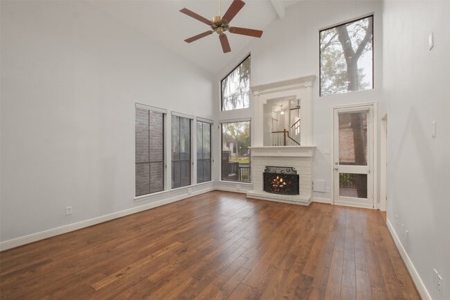 Photo - 12859 Kingsbridge Ln