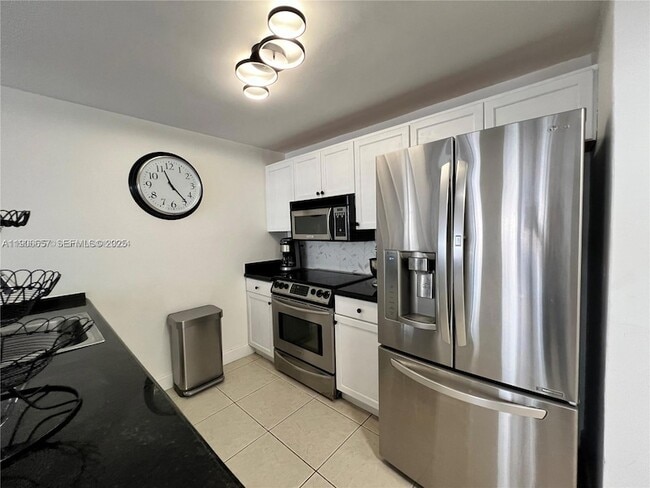 Photo - 600 NE 36th St Unidad 2011