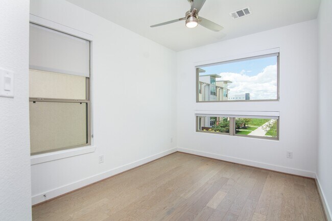 Photo - 462 S Centro Cir