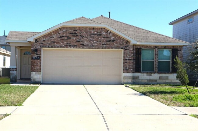 Building Photo - 7235 Victorville Dr Rental