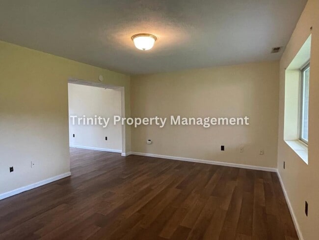 Photo - 69 Linden Ave