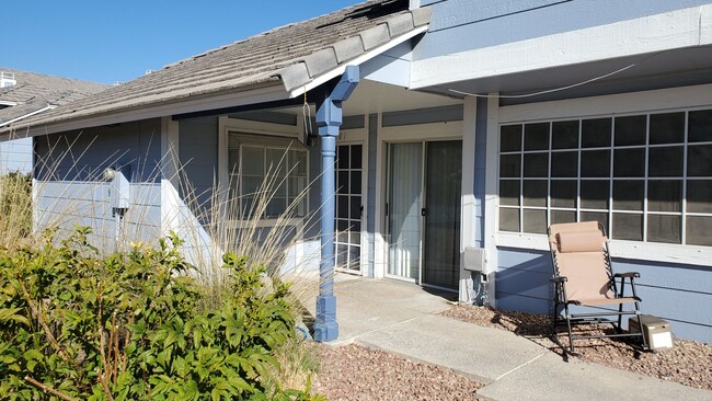 Building Photo - 2 Bed 2 Bath