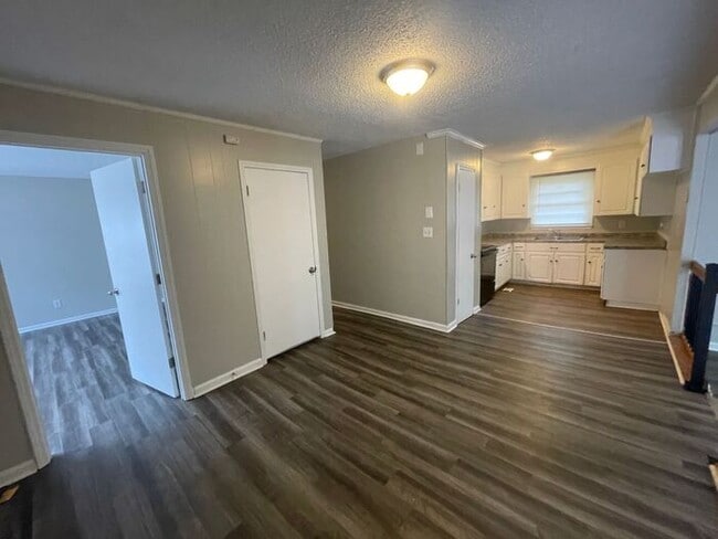 Photo - 1306 Northwoods Dr