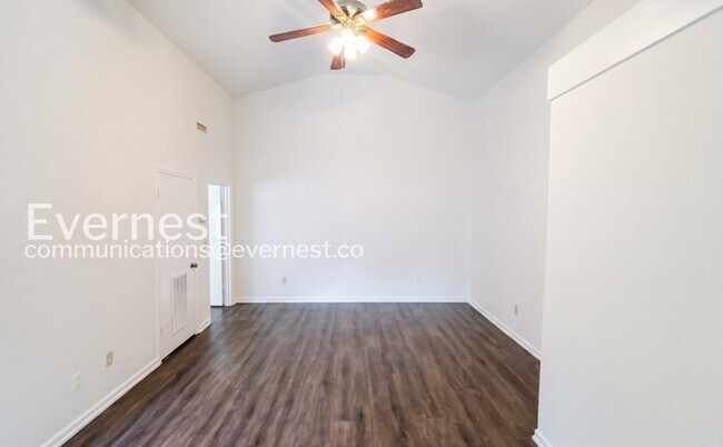 Photo - 2 Bed/1.5 Bath Home with Off-Street Parking / Pet-Friendly / Available Now!