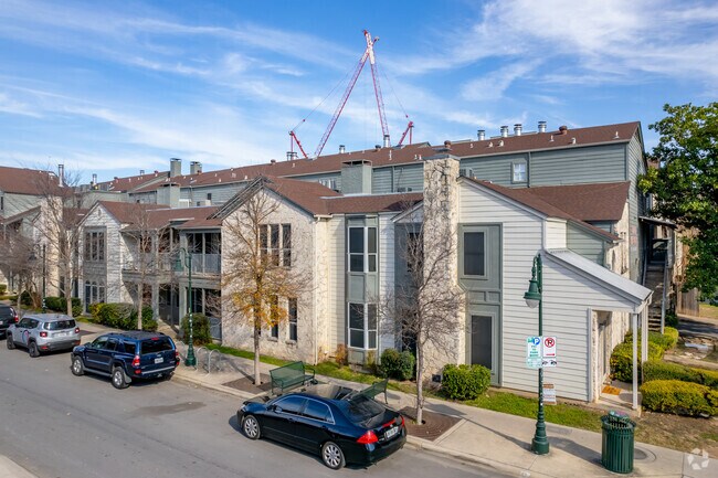 Photo - Orange Tree Condominiums