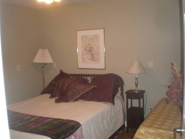 Photo - 340 W 15th St