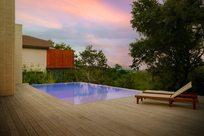 Photo - 5205 Scenic View Dr