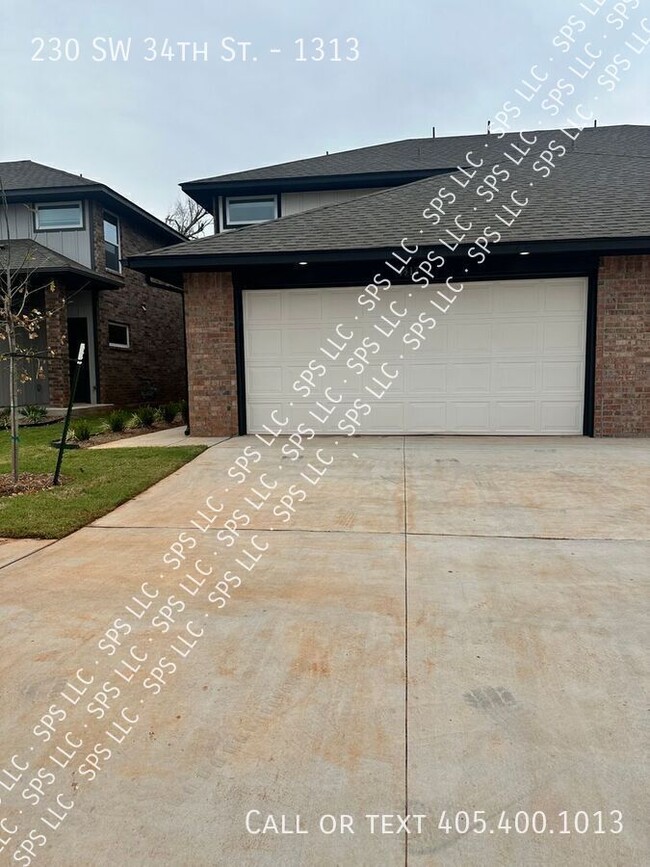 Building Photo - 230 SW 34th St