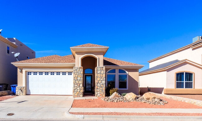 Building Photo - Custom 1 Story Home in Sandstone Ranch Est...