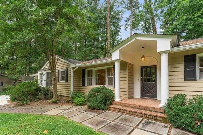 Photo - 2986 Mornington Dr NW