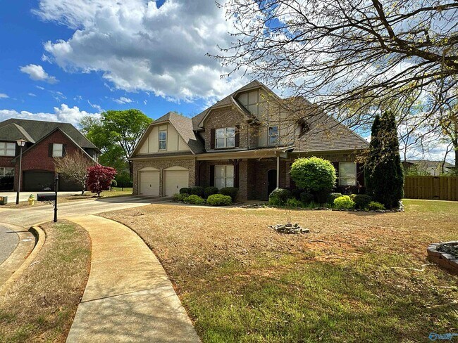 Photo - 126 Windridge Way SW