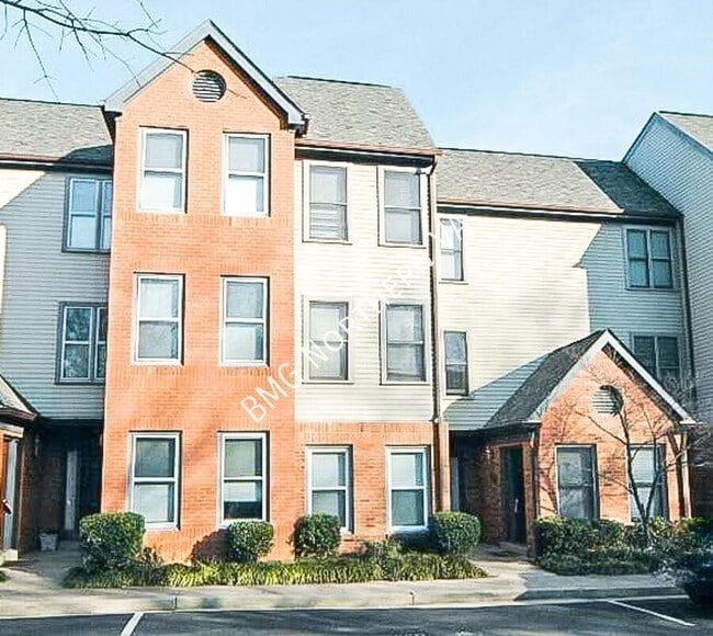 Building Photo - 2107 N Rolfe St