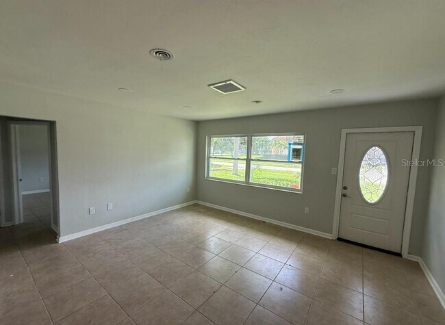 Photo - 2443 Eugene St Casa