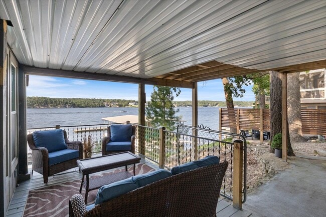 Photo - 5877 Baydy Peak Rd