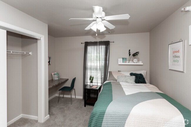 4BR, 4BA - 1696 SF