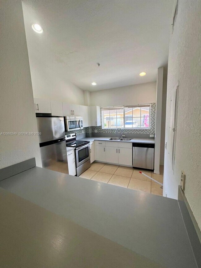 Photo - 3824 SW 48th Ave Unit 3824