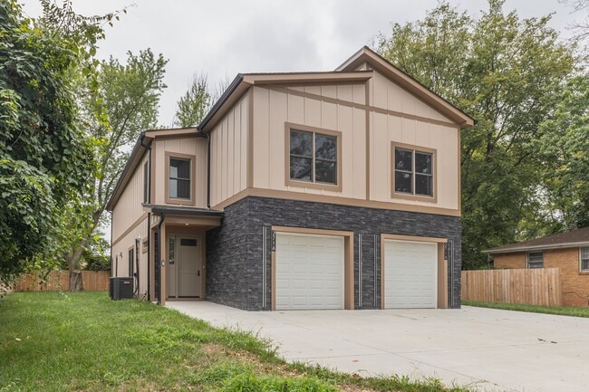Photo - 271 Garry Dr