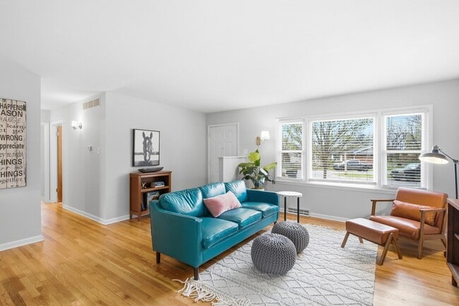 Photo - 2609 Wee Wynd