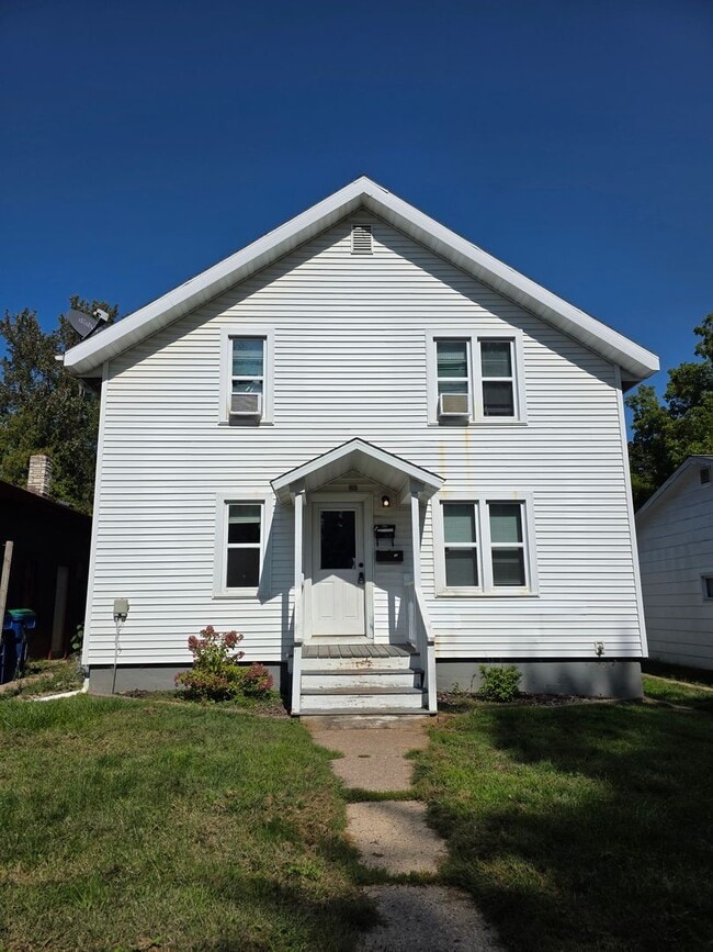 Building Photo - 53 E 14th St Rental