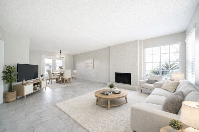 Building Photo - 8100 Leonora St Unit L5