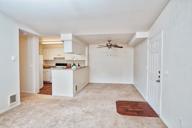 Redmond Hill Apartments For Rent in Redmond, WA