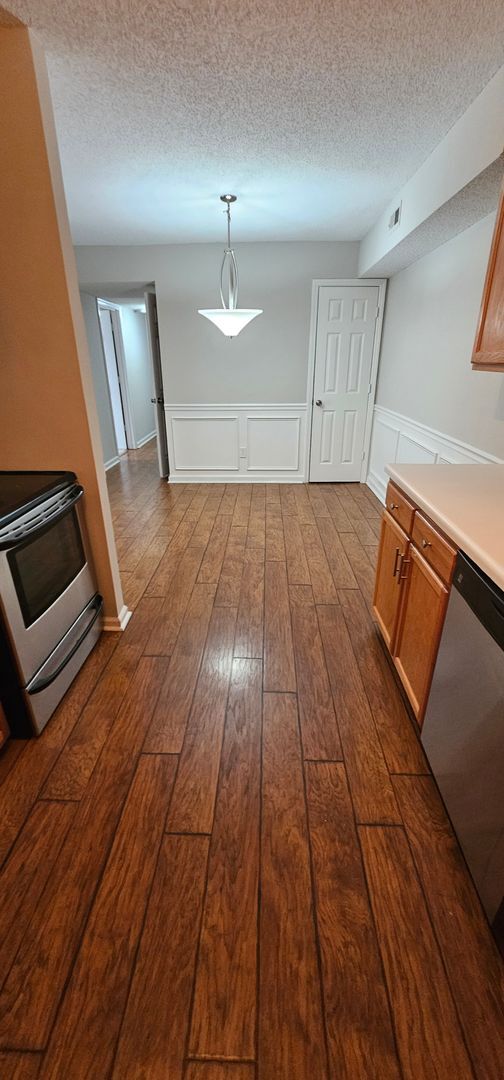 Photo - Stop Looking, Start Living!! Apply today