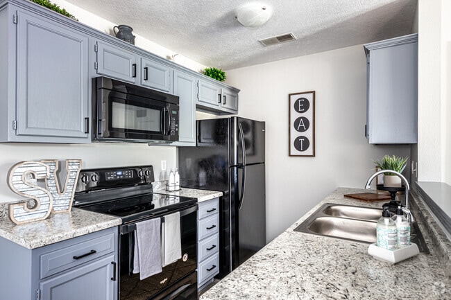 2BR, 2BA - 1190SF