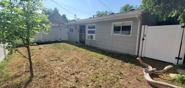 Photo - 509 Burlington Ave Unit 509 1/2 Burlington Ave