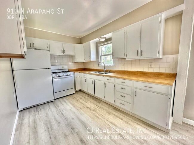 Photo - 910 N Arapaho St