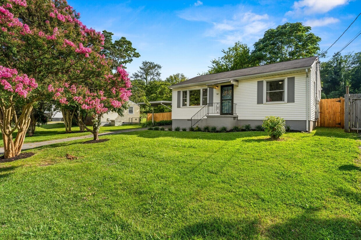 Photo - 917 Hall St (Knoxville, TN)