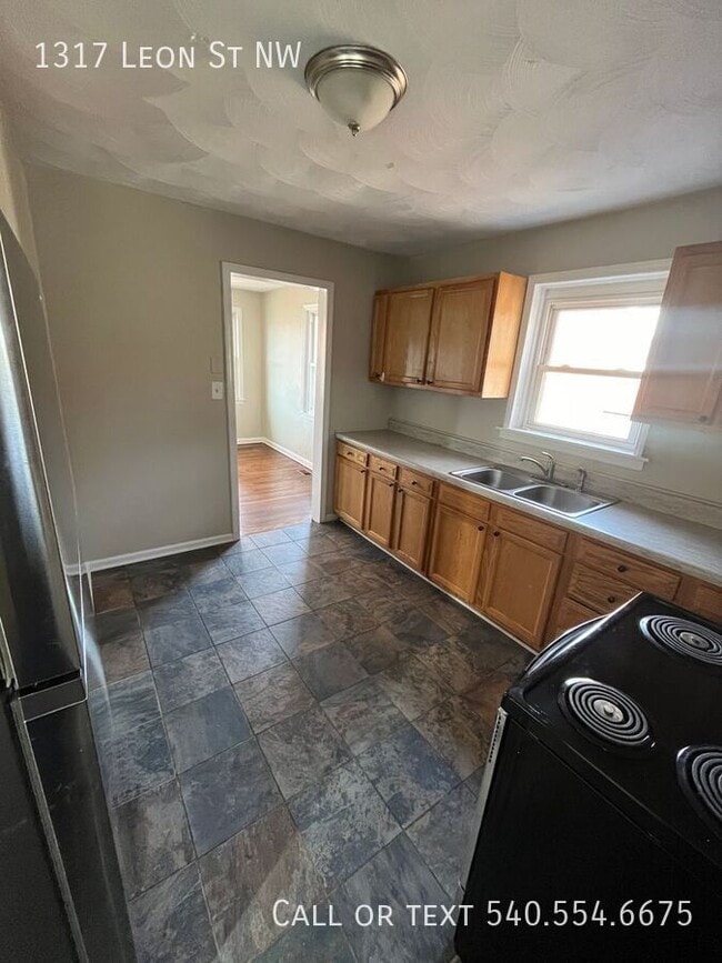 Photo - 1317 Leon St NW