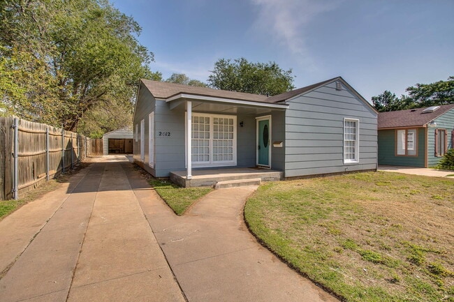 Photo - 2412 22nd St