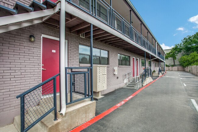 Photo - 4710 Munger Avenue