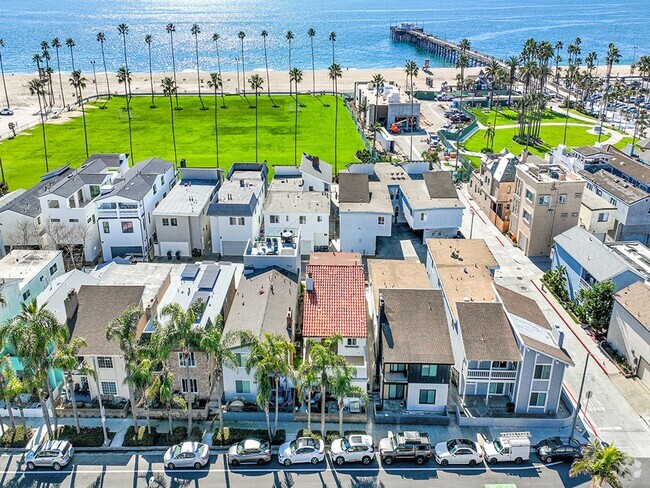 Building Photo - 907 E Balboa Blvd Unit A Rental