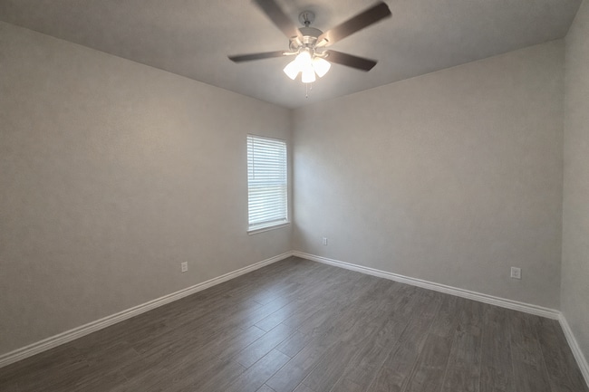 Photo - 3 Bed 2 Bath Jarrell Tx New management
