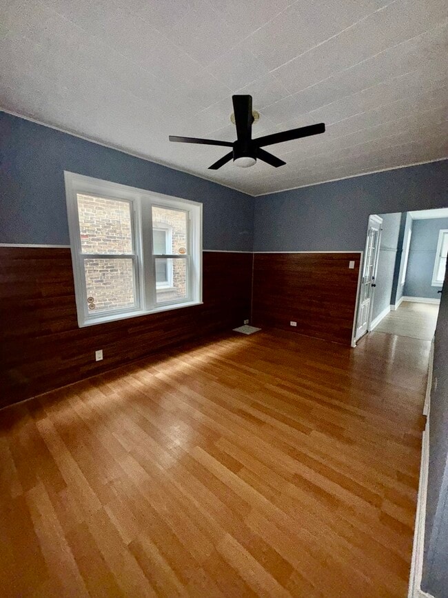 Photo - 1741 N Mayfield Ave Unit 1