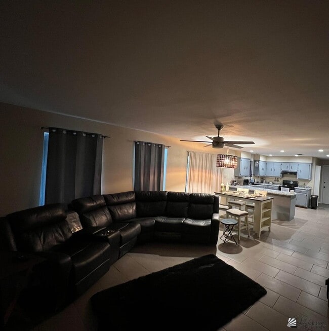 Photo - 3215 London Dr