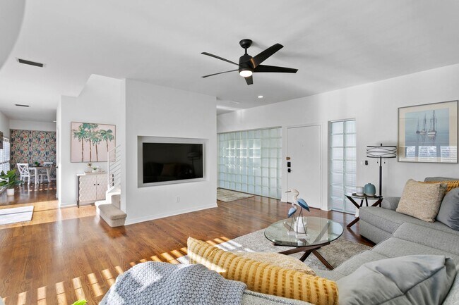 Photo - Executive Style 3 bed 2.5 bath home on Hil...